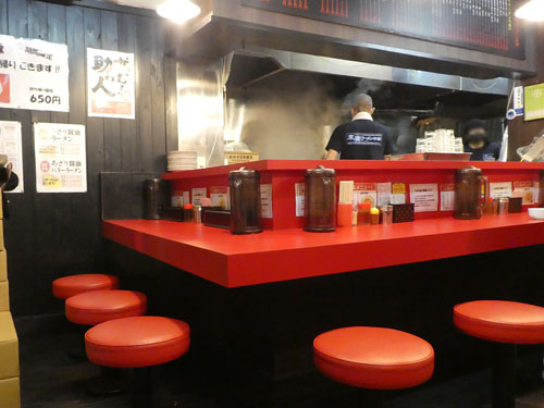 末廣ラーメン店内