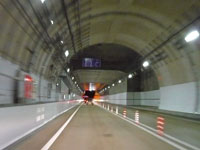 【秋田市】「秋田中央道路トンネル」が8月25日から対面通行を再開します（※夜間は全面通行止めです）