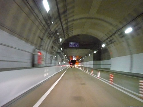 秋田中央道路トンネル
