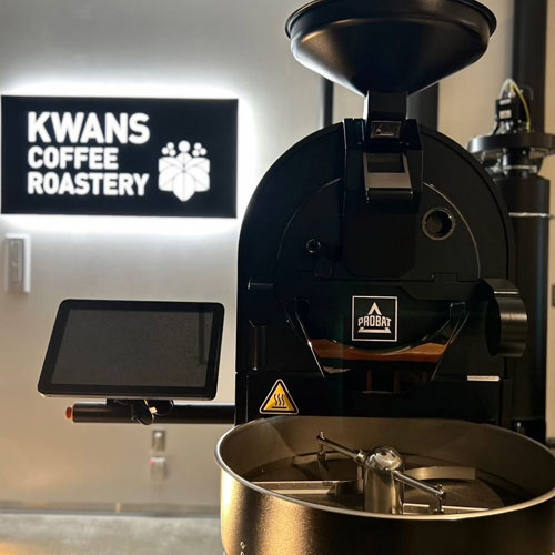 KWANS COFFEE ROASTERY店内