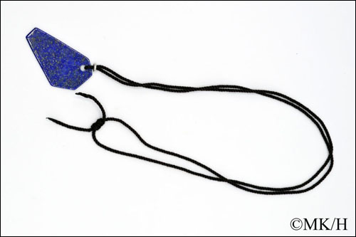 ハクの青金石ペンダントド